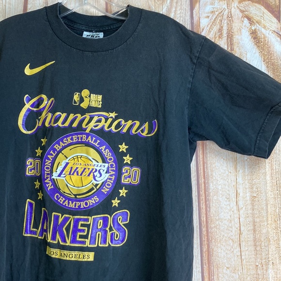 ➡️2020 Los Angeles Lakers Champions Tee #23 James Size Medium - Picture 3 of 10